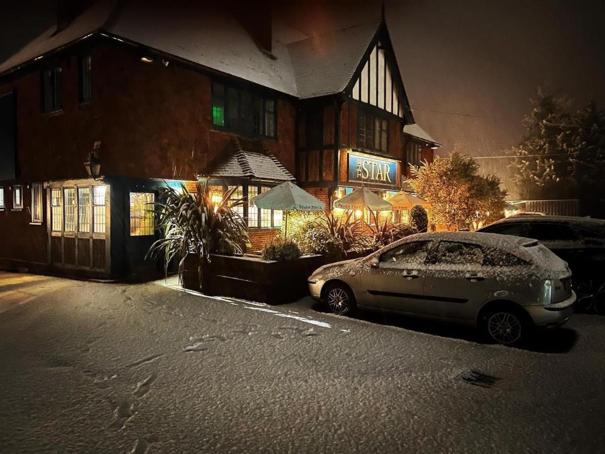 The Star Inn Lingfield Exterior foto